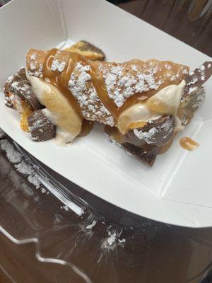 Mini sponge candy and caramel cannoli