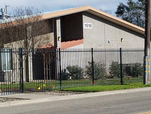 1916 N. Broadway Ave. Stockton, CA 95205