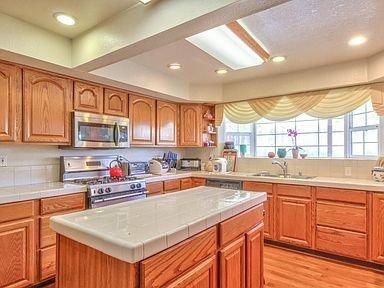 Young Seon Myong - Coldwell Banker Realty