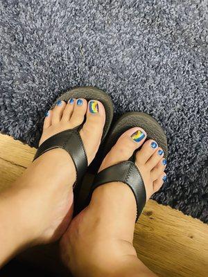 Shellac pedicure with design