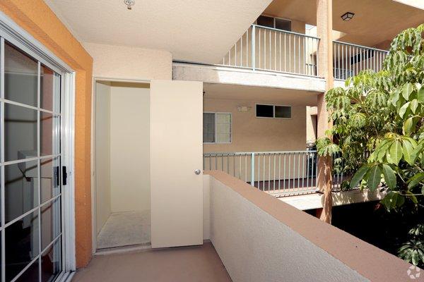 Maravilla Apartments