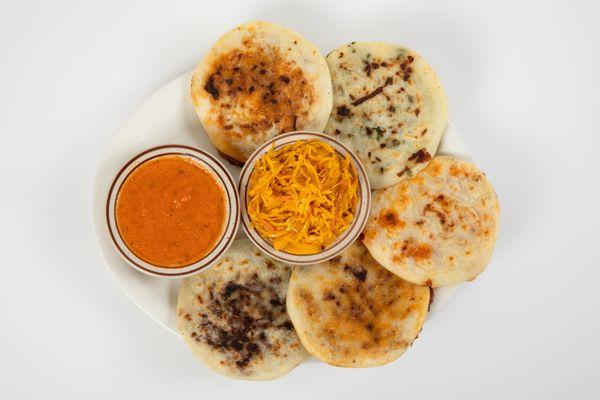 Combo Clásico - Pupusas City
* Loroco
* Revuelta (beans, cheese & chicharrón)
* Chicharrón
* Beans & Cheese
* Chicken