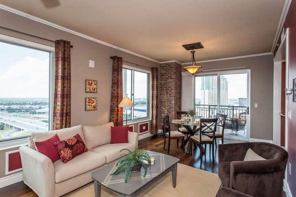 Janie Thelen - RE/MAX Associates