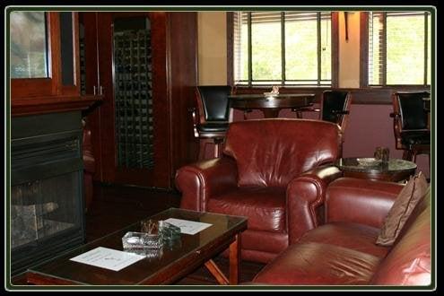 Toro’s Cigar Bar Bistro