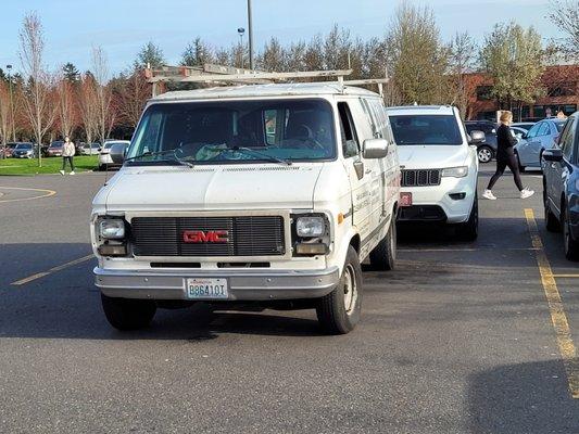 Can you ask your drivers NOT to double park, please?!? What is WRONG with this driver?!?