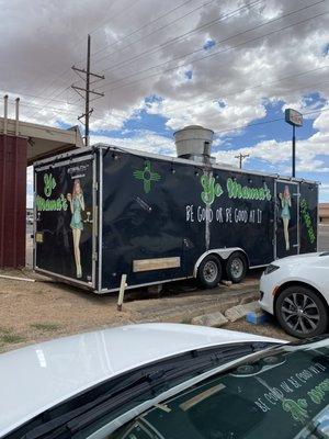 Yo Mama food truck