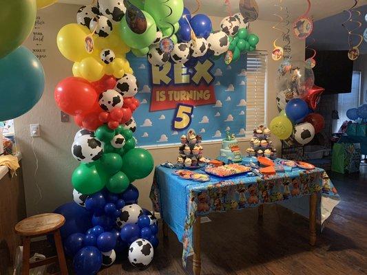 Party Fiesta Balloon Decor
