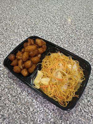 Mango chicken with noodles.