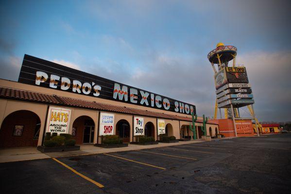 Mexico Shop West is Pedro's largest shop, boasting fun & memorable gifts & souvenirs. Pedro also has the Hats Around The World boutique!