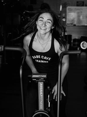 Meet Kelly! Kelly began coaching at Cave Training in the Summer of 2020. She specializes in Crossfit L1. Get to know her!