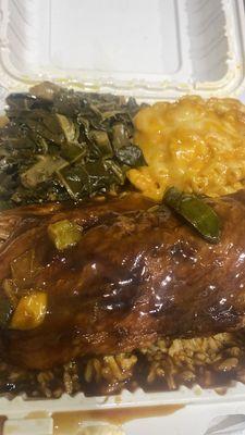 Turkey wing, rice, gravy, Mac& cheese , collard greens yummm