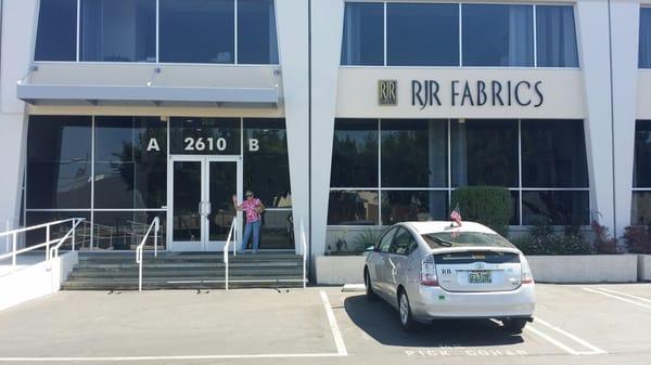 Went on a Sunday, open till 5pm according to Yelp. Warehouse was closed. No joy.