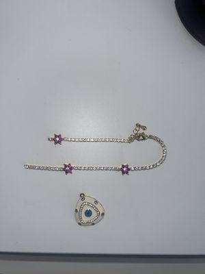 Where the bracelet snapped. Look at the tarnishing on the charm as well.