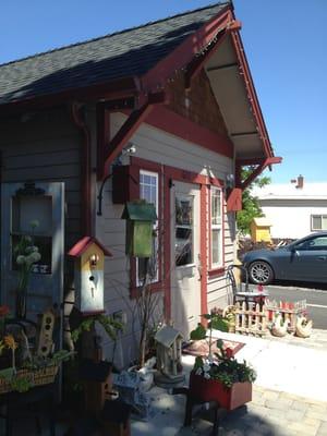 The Garden Fine Desserts & Gifts