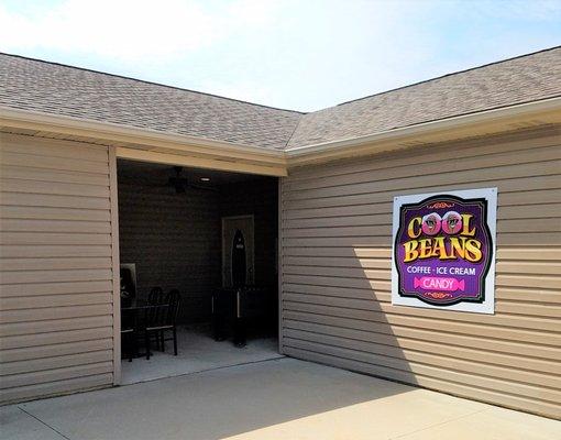 Nestled between the Mathews Insurance and the Tiki Hutt tanning salon