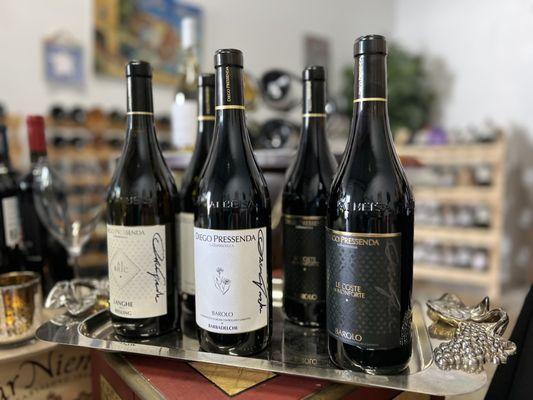 We offer a selection of Diego Pressenda Italian wines. Wine bottles signed by the winemaker.