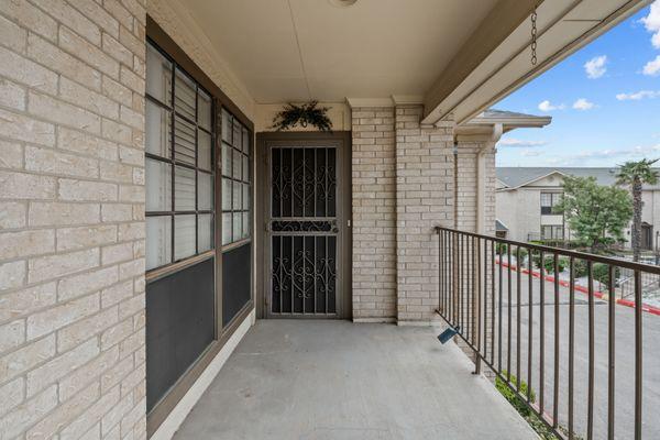 Condo: 165 W. Rampart Dr. #204 SATX