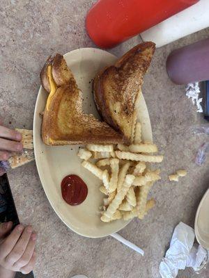 Kids grilled cheese plate