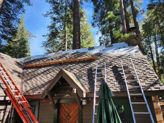 GAF Lifetime Asphalt Roofing Grand Sequoia Shingle. Pinecrest, California.