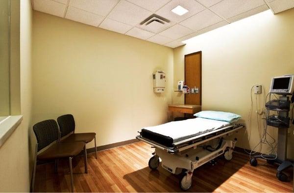 Belmont / Harlem Surgery Center has private recovery rooms.