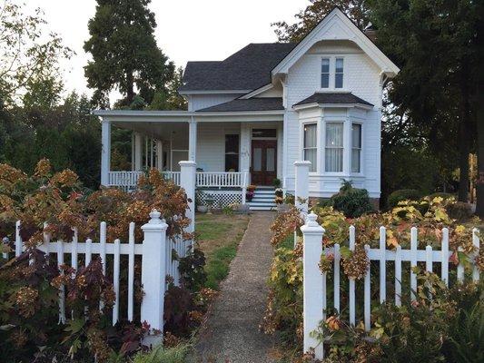 Queen Anne circa 1878