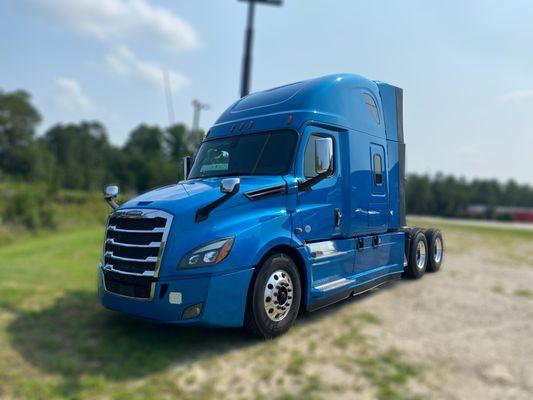2019 Cascadia For purchasing info: https://www.facebook.com/VelocityUsedTrucksEasternDealers/posts/4576930902319870