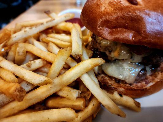 The Victor Tavern - 6th & Lenora
