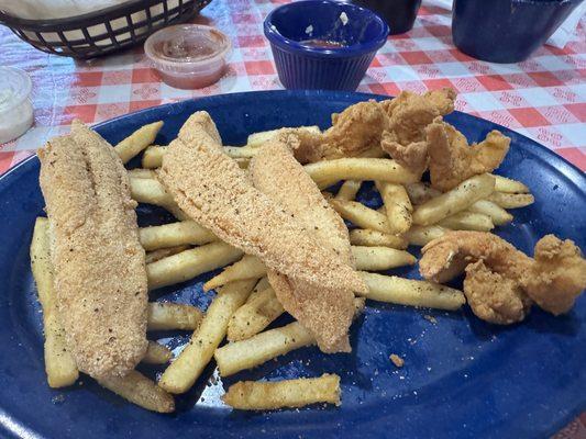 Catfish n Shrimp combo plate.