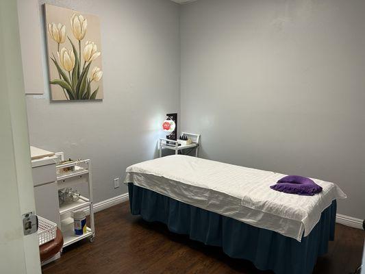 L Acupuncture & Pain Center