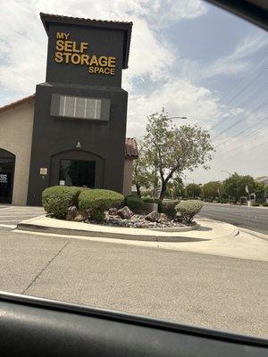 Super clean establishment and the blond haired manager is very professional and friendly!