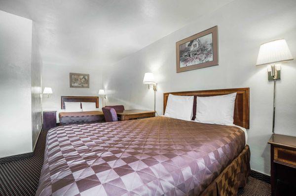 Rodeway Inn & Suites