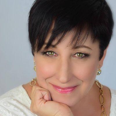 Dr Naomi Therapeutic Life Coach