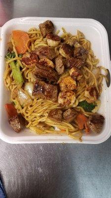 Hibachi steak&shrimp With noodle yummy yummy