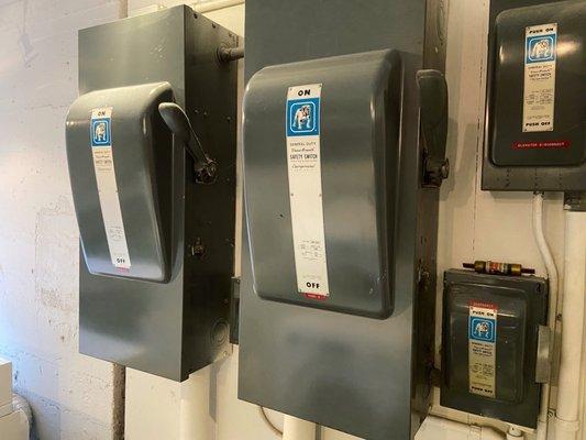 Love me a massive on/off switch. This thing was huge. I'd probably put it in my top ten favorites of all time...