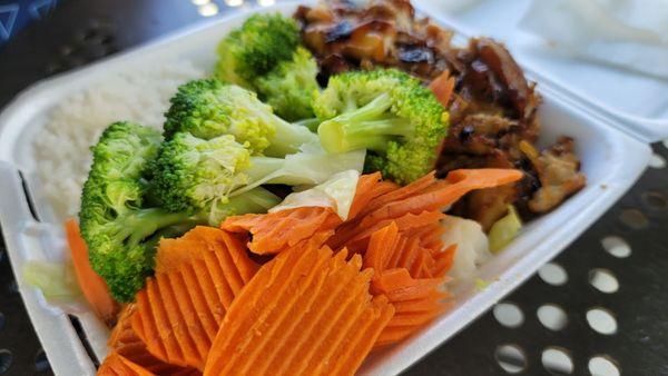 Veggie bowl w/chicken