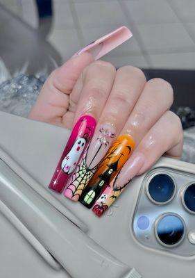 Nails Center
