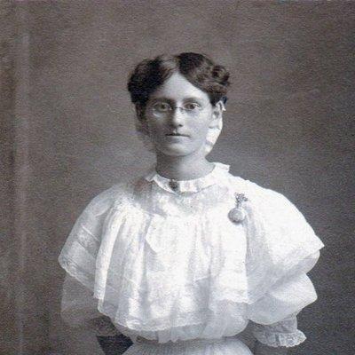 Photo of Valeda L.