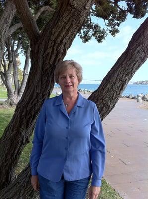 Photo of Lynne M.