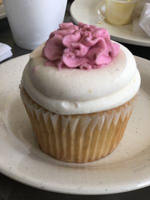 photo of Jennifer '.