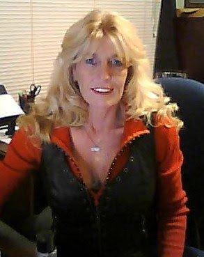 Photo of Suzanne L.