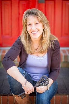 Photo of Cathie Cain, CH T.