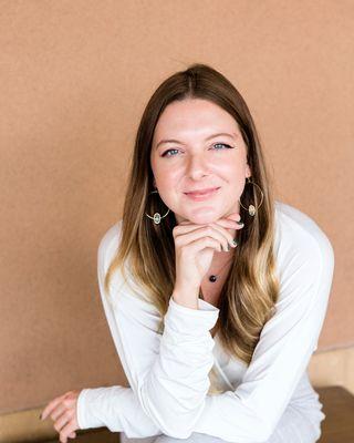 Photo of Karen E.
