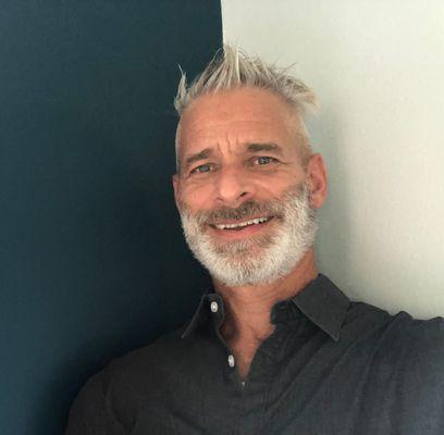 Photo of Niels E.