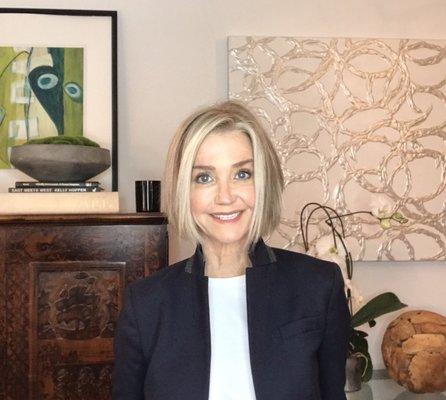 photo of Elizabeth R.