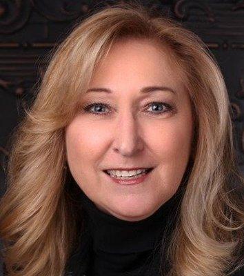 Photo of Julie D.