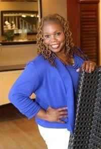 Photo of Lynne H.