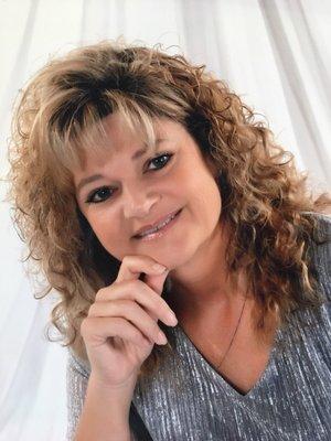 Photo of Debra J.