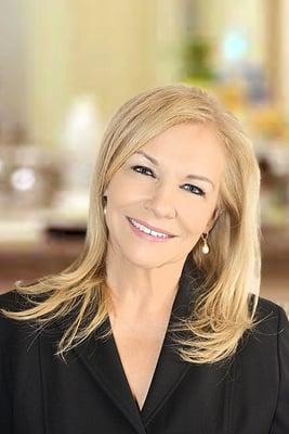 Photo of Lisa B.