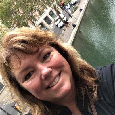 Photo of Debbie L.