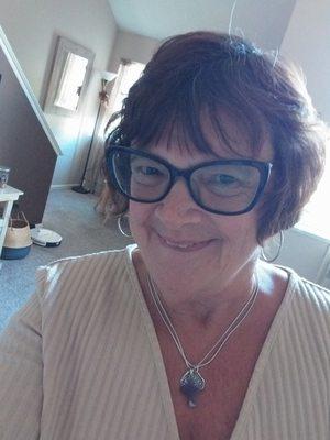 Photo of Leslie R.